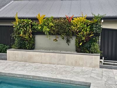 Newcastle — poolside water feature wall